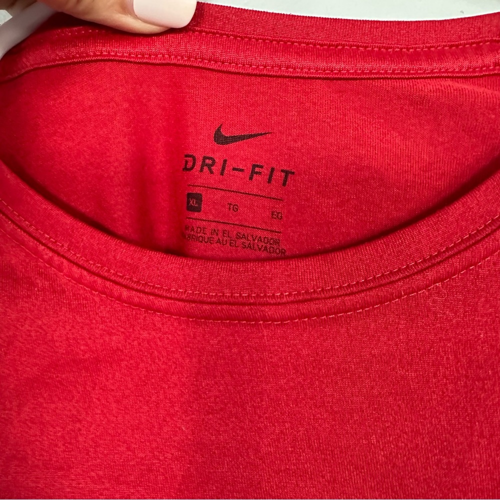 boy xl red long sleeve nike tee in excellent condition